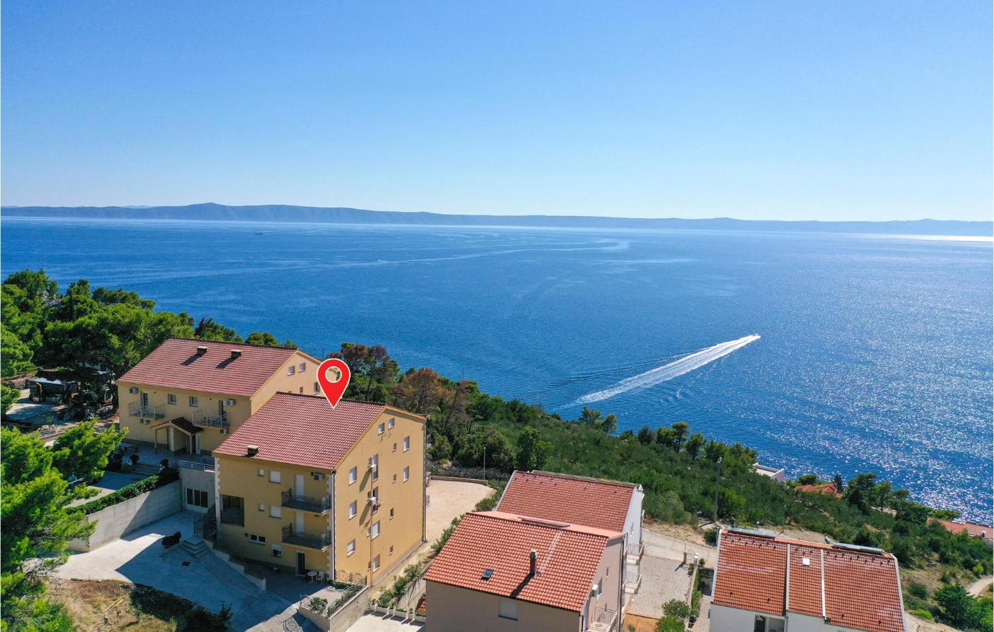 Nice Apartment In Krvavica With House Sea View Zewnętrze zdjęcie